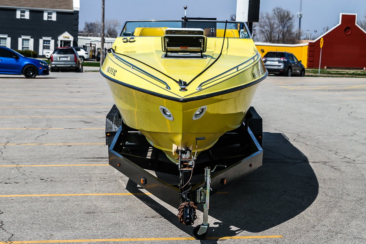 Pre-Owned 1986 CHRIS CRAFT 312 BOAT
